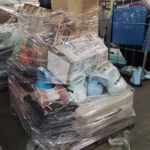 PALLET OF ASSORTED HOUSEHOLD GOODS AND PRODUCTS TO INCLUDE;SUITCASES,DUMBBELLS,PLAYPEN,STEAMER 