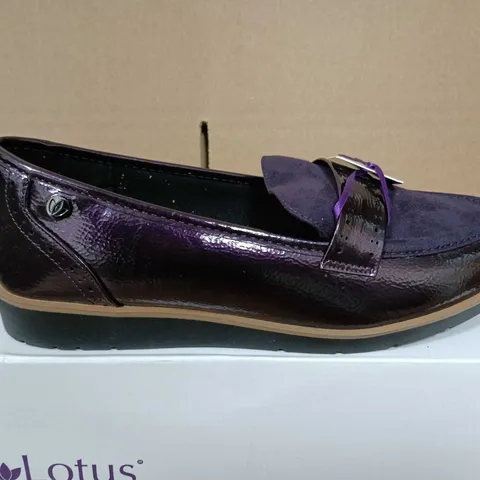 BOXED PAIR OF LOTUS CAMBRIDGE 