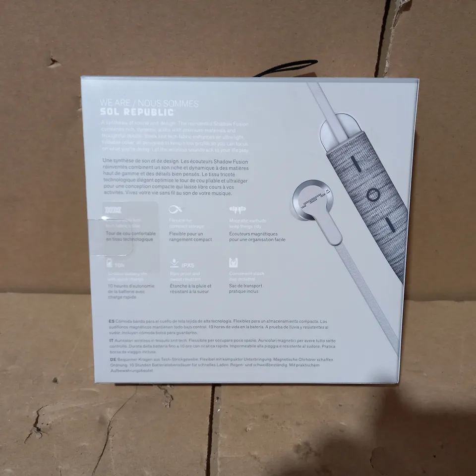 BOXED BRAND NEW SOL REPUBLIC SHADOW FUSION PREMIUM WIRELESS EARPHONES