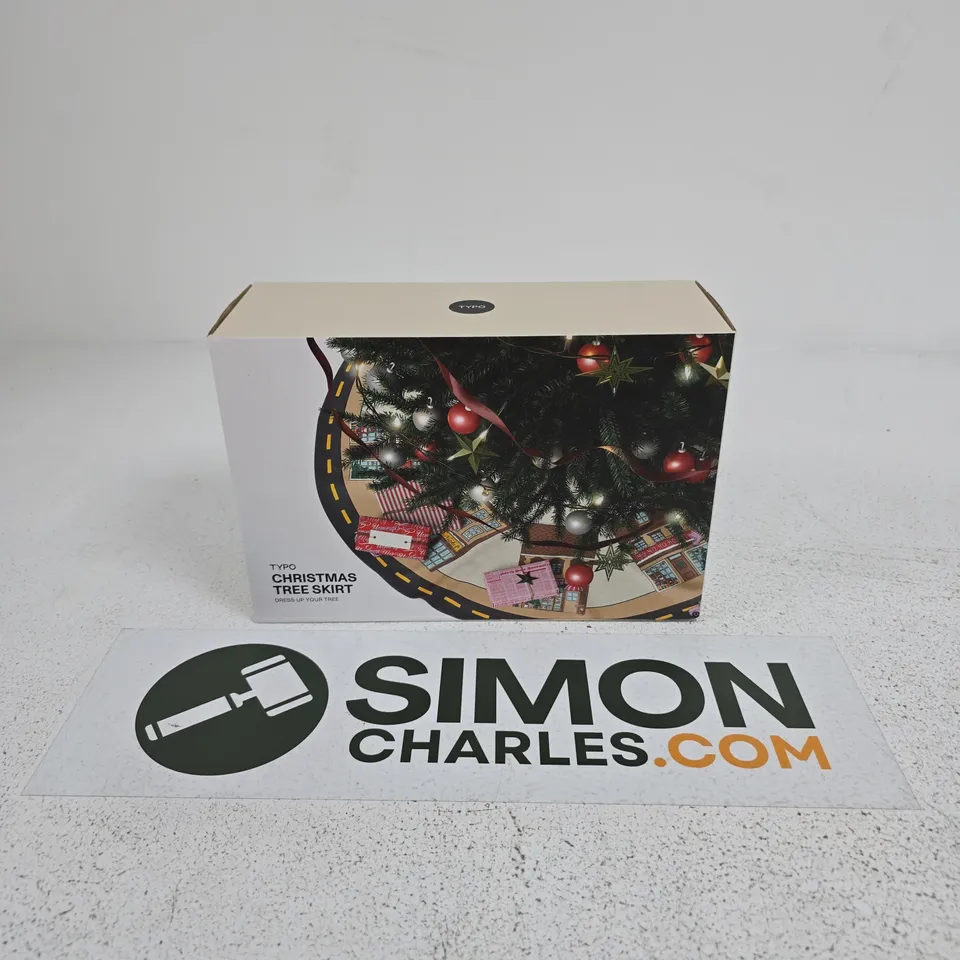 5 BOXED TYPO CHRISTMAS TREE SKIRTS
