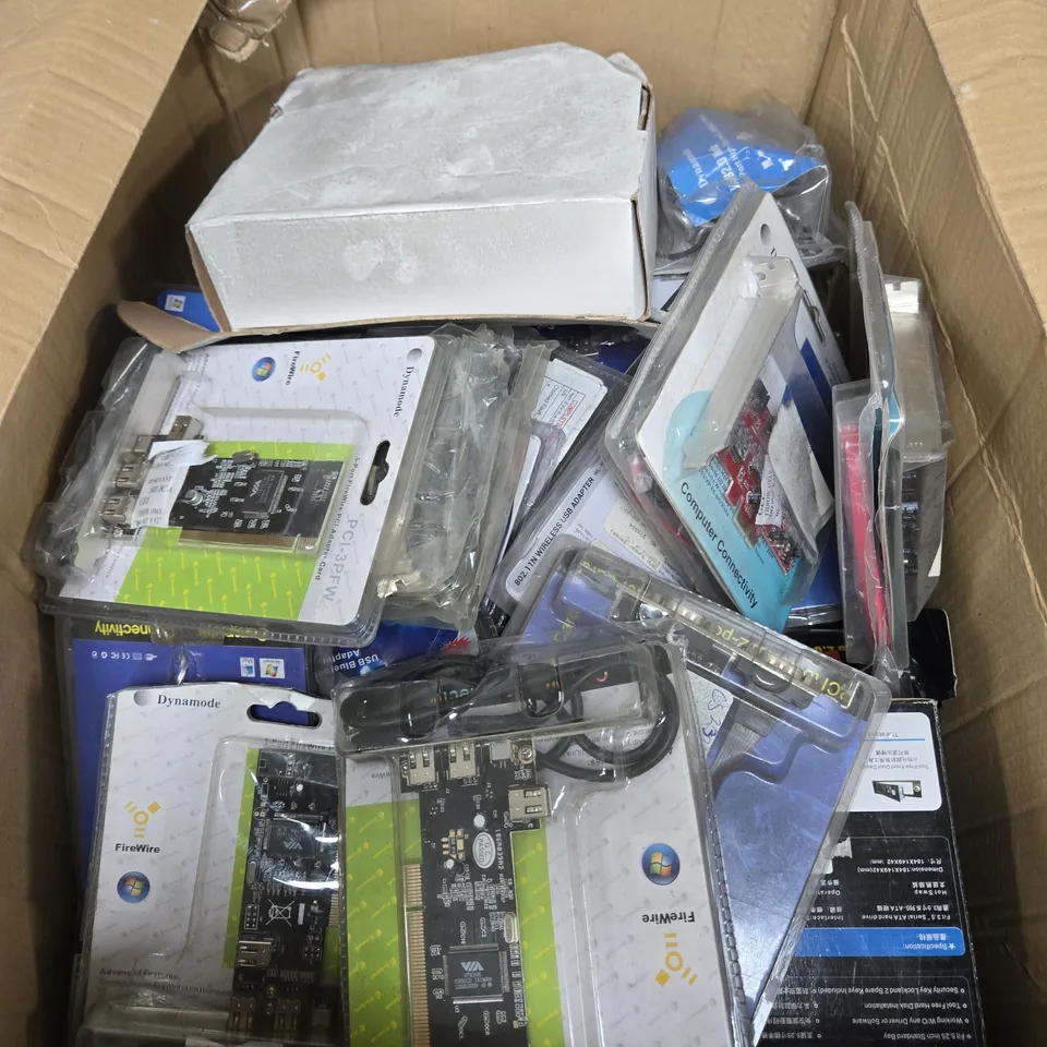 APPROXIMATELY 20 ASSORTED ELECTRICAL PRODUCTS TO INCLUDE FIREWIRE CARD, HARD DISK ENCLOSURE ETC - COLLECTION ONLY 