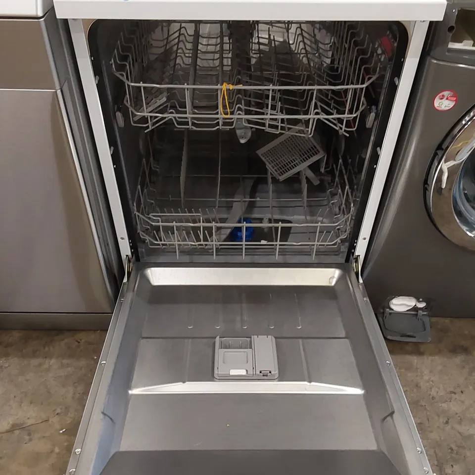 COMFEE FREESTANDING DISHWASHER IN WHITE, MODEL: KWH-FD1201P-W