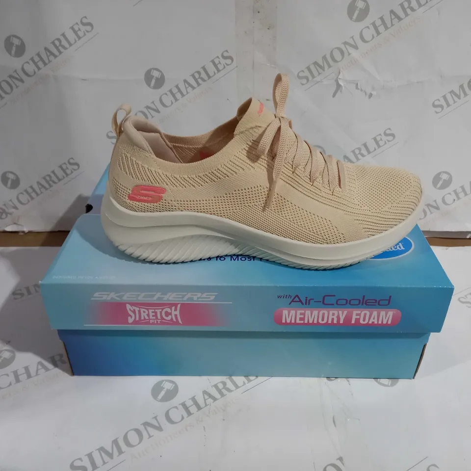 BOXED PAIR OF SKECHERS STRETCH FIT ULTRA FLEX 3.0 SHOES NATURAL UK SIZE 6