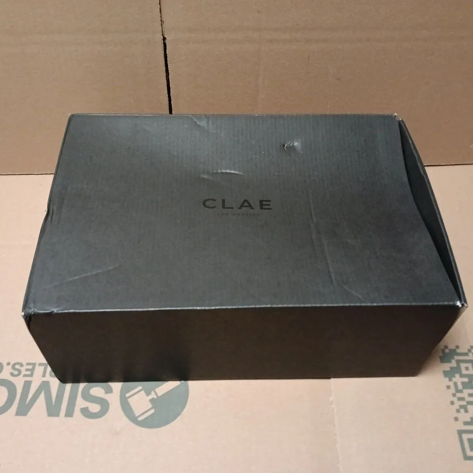 BOXED CLAE DEANE BLACK LEATHER TRAINERS – UK 8 (US 9, EU 42) 