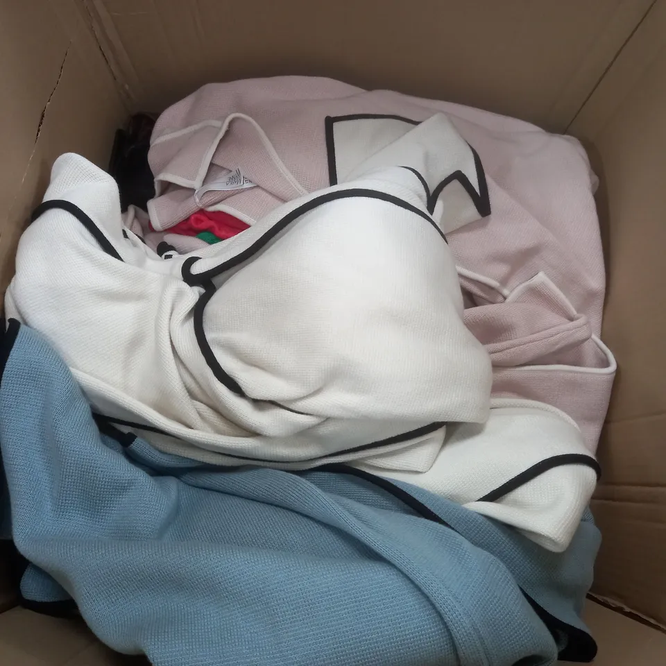 BOX OF APPROX 20 ASSORTED CLOTHING ITEMS TO INCLUDE -SEA SALT CORNWALL  - KIM&CO - MARLA WYNNE ECT
