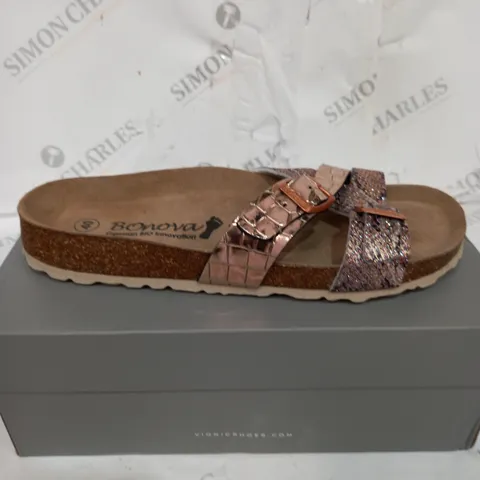 BOXED PAIR OF VIONIC SLIDER SANDALS SIZE 6.5