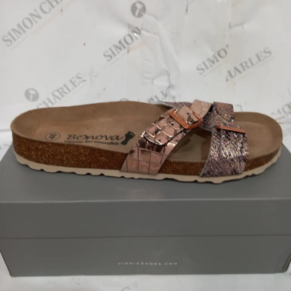 BOXED PAIR OF VIONIC SLIDER SANDALS  SIZE 6.5