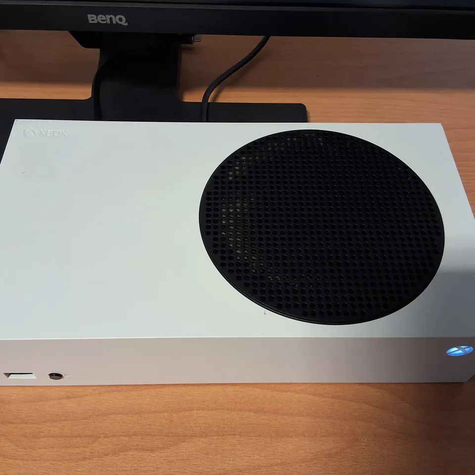 UNBOXED XBOX SERIES S CONSOLE WITH CONTROLLER AND LEADS