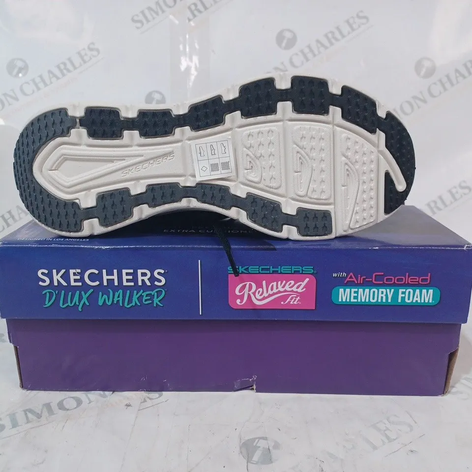 BOXED PAIR OF SKETCHER D'LUX WALKER TRAINERS IN BLACK SIZE 5