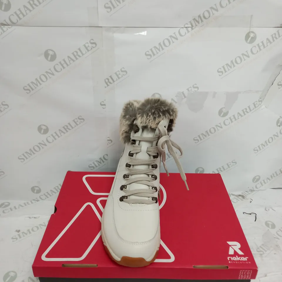 BOXED RIEKER REVOLUTION FUR HIKING BOOTS WHITE SIZE 7.5 