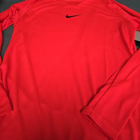 NIKE DRI FIT LONG SLEEVE T-SHIRT IN RED - LARGE