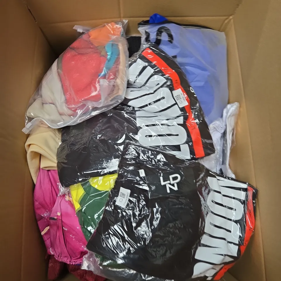 LARGE BOX OF ASSORTED CLOTHING ITEMS IN VARIOUS SIZES, STYLES AND COLOUR 