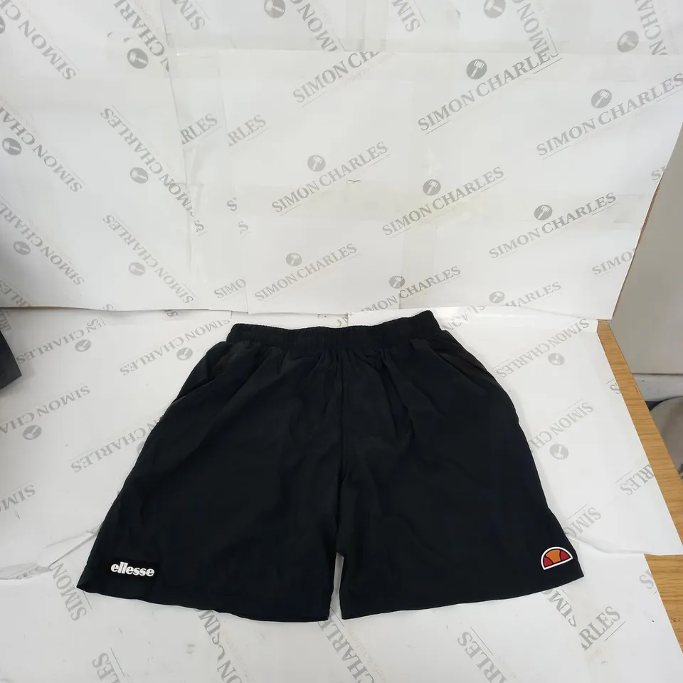 ELLESSE LOGO CASUAL SHORTS SIZE XL