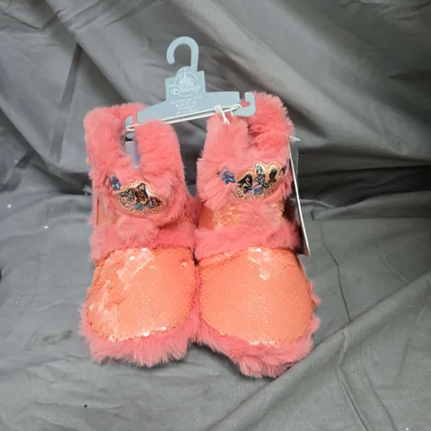 BOX OF APPROXIMATELY 10 PAIRS OF DISNEY PRINCESS SLIPPER BOOTS YOUNGER CHILD SIZE 9-10