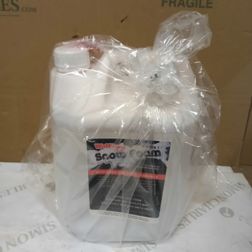 WOLF 5 LITRE SNOW FOAM WITH CHERRY FRAGRANCE CAR WAX & SHAMPOO