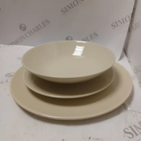 BRAND NEW BOXED CESIRO 12 PIECE DINNERWARE TO LARGE PLATES SMALL PLATES AND BOWLS / COLLECTION ONLY
