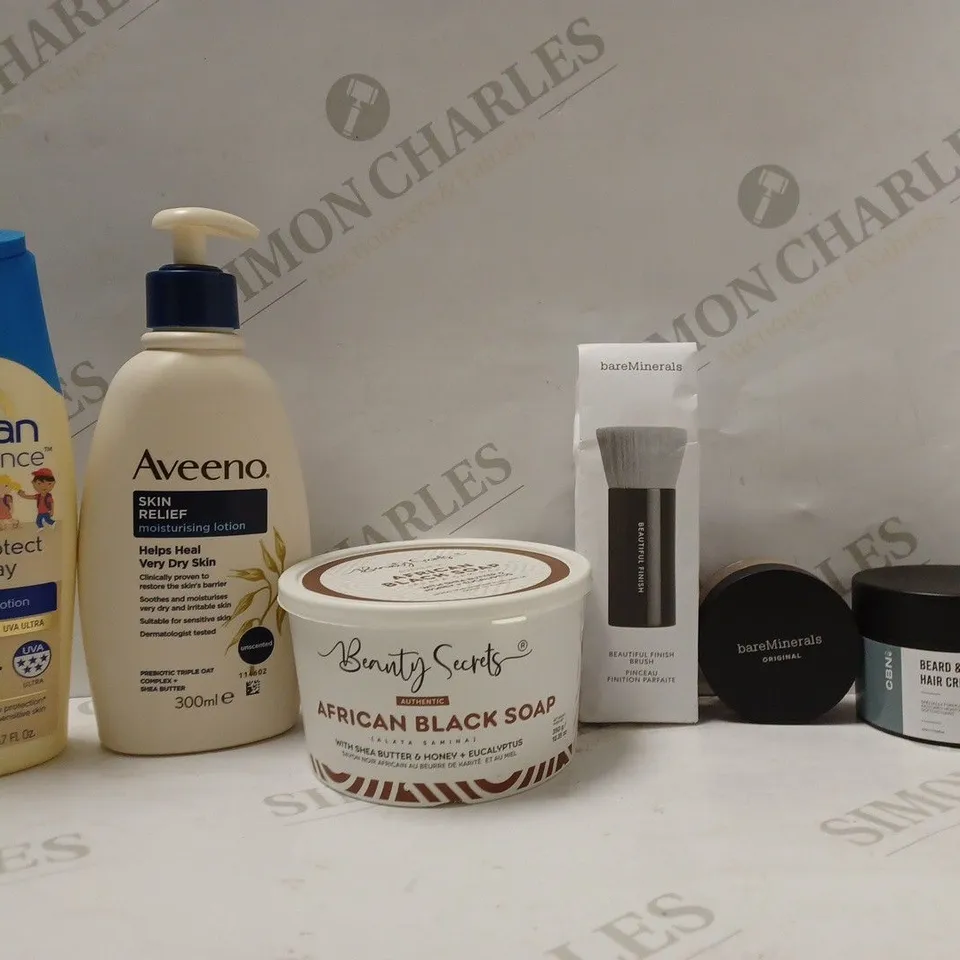 BOX OF APPROX 20 ASSORTED HEALTH AND BEAUTY ITEMS TO INCLUDE - BOOTS SOLTAN SUNCARE LOTION - AVEENO SKIN RELIEF VERY DRY SKIN - CBN BEARD & HAIR CREAM ECT