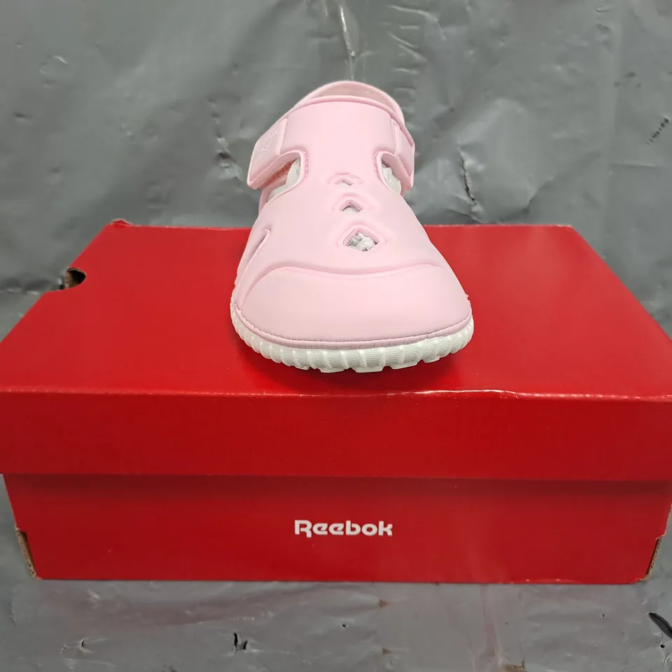BOXED PAIR OF REEBOK KIDS SUNKISSED SANDALS IN PINK SIZE UK 8.5