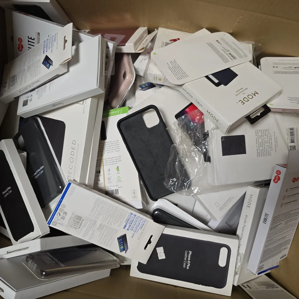 APPROXIMATELY 80 ASSORTED ELECTRICAL ITEMS TO INCLUDE GOOGLE PIXEL 4 XL CASE, DUX SHELL IPAD 11 PRO, GRADATION COVER SAMSUNG GALAXY A40, ETC - COLLECTION ONLY
