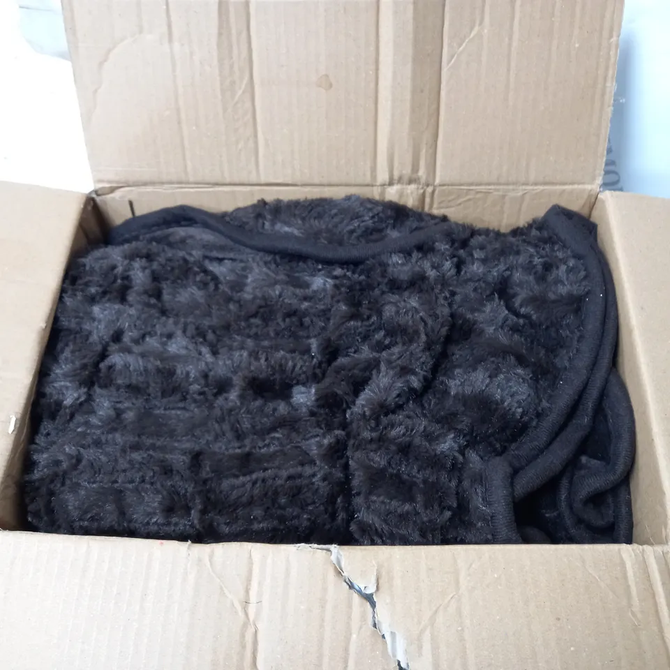 BOXED COZEE HOME FAUX FUR HEATED THROW, CHOCOLATE