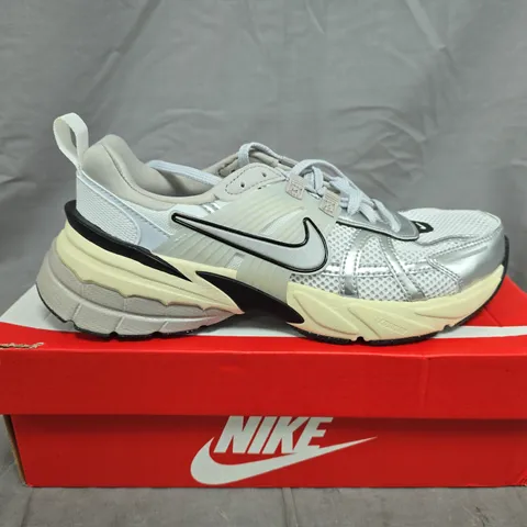 BOXED PAIR OF NIKE V2K RUN WOMENβS SNEAKERS - SUMMIT WHITE/METALLIC SILVER, UK 6
