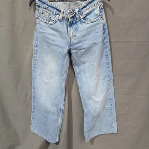 WEEKDAY DENIM JEANS – LIGHT WASH 