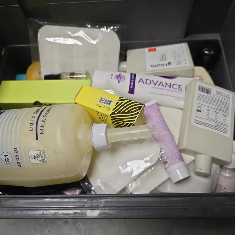 APPROXIMATEY 15 HEALTH AND BEAUTY PRODUCTS TO INCLUDE AVEENO BABY WASH, SUPER NUTRIENT CONDITIONER, AND MADE BY MITCHELL ETC. - COLLECTION ONLY