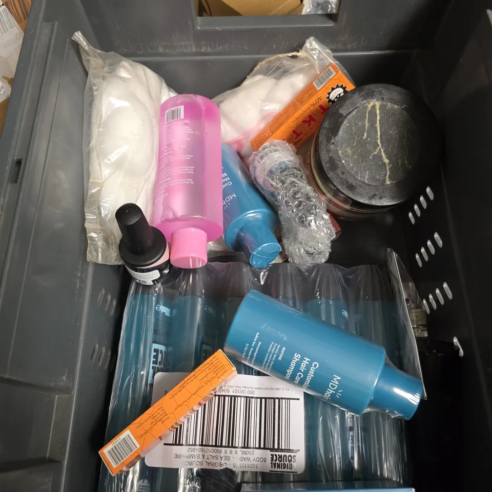 APPROXIMATEY 20 ASSORTED HEALTH AND BEAUTY PRODUCTS TO INCLUDE - DOVE BODY LOTION - RADOX HAND WASH AND HYDRATING LIPSTICK