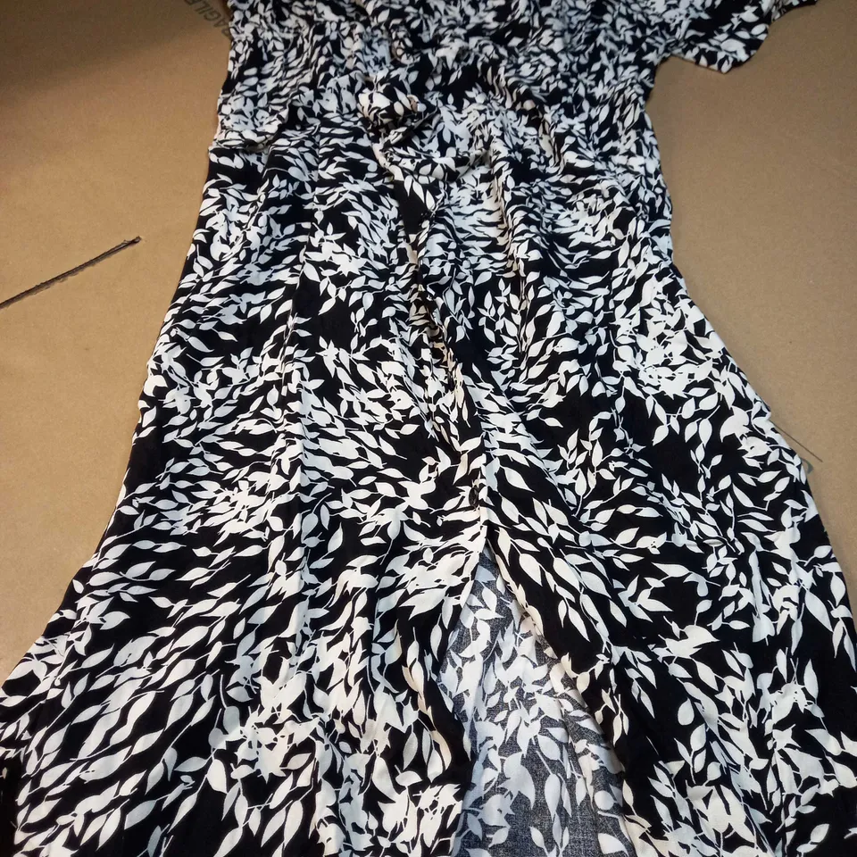 WALLIS BLACK/WHITE FLORAL PRINT SHIRT DRESS - SIZE 16