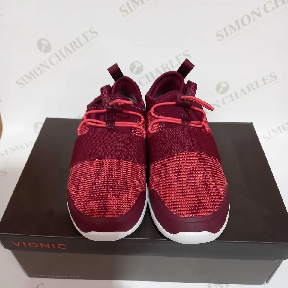 VIONIC ALANA TRAINER SIZE 4