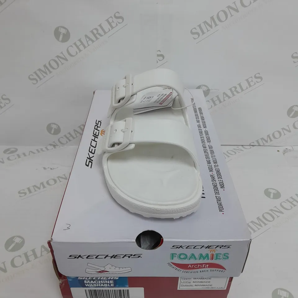 BOXED PAIR OF SKECHERS ARCH FIT FOAMIES SLIDE SANDALS IN WHITE SIZE 5