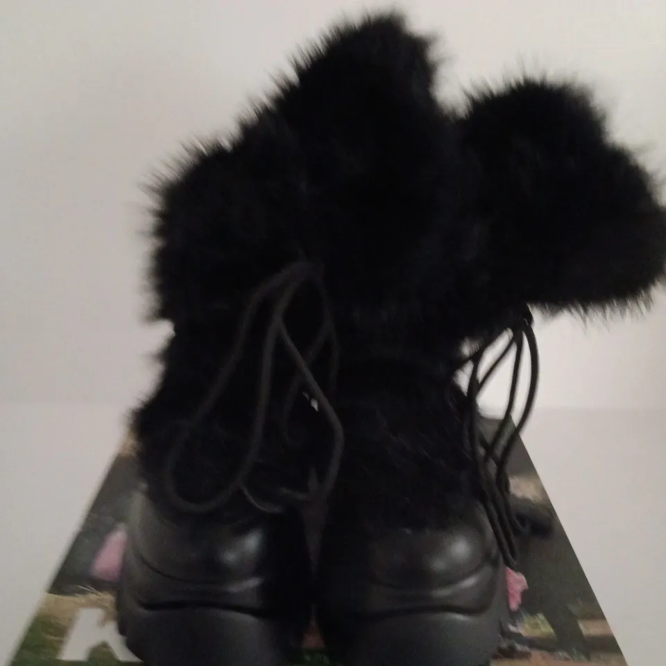BOXED PAIR OF KOI KAWAII SASQUATCH MIDNIGHT FLUFFY SNOW BOOTS - BLACK UK 5