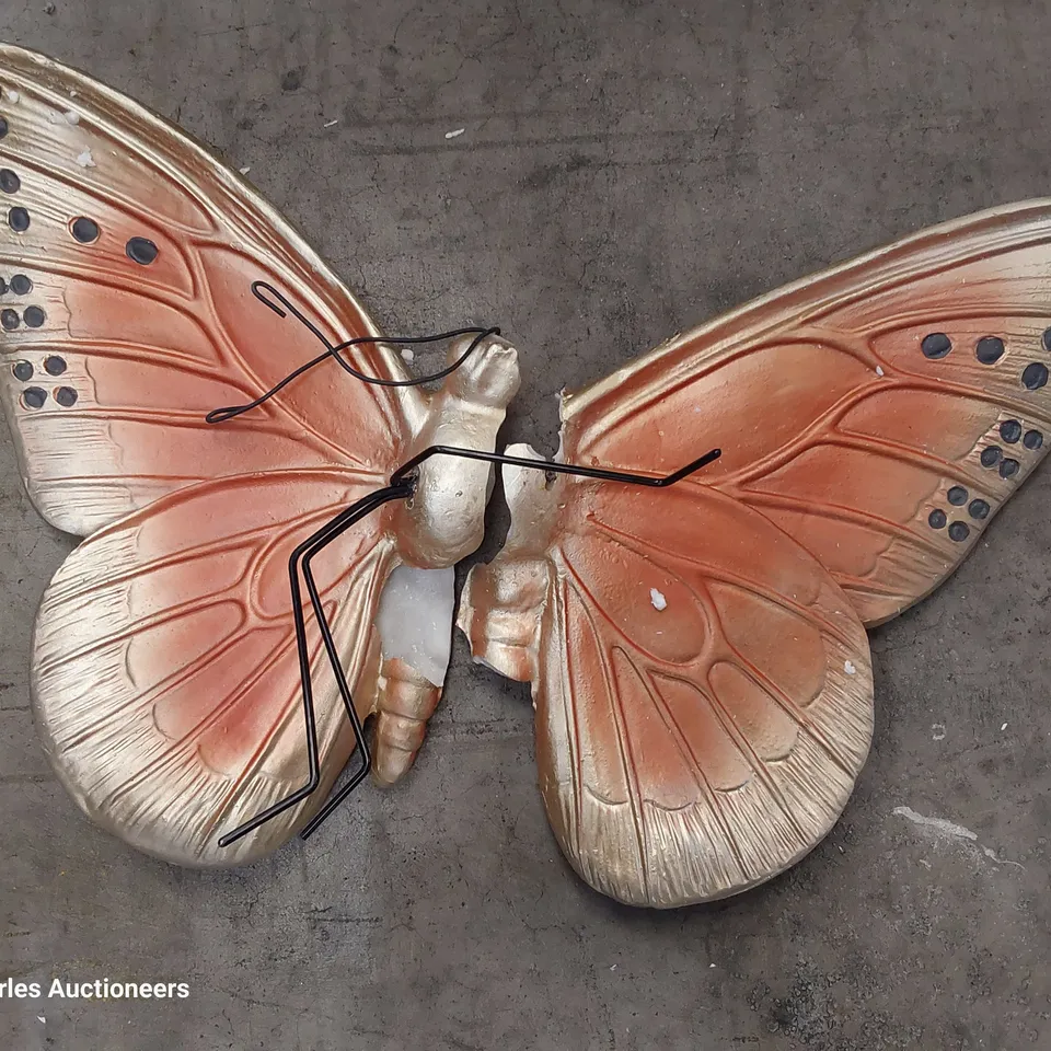 BOXED BUTTERFLY ORNAMENT & WELCOME LED BIRDS FIGURE