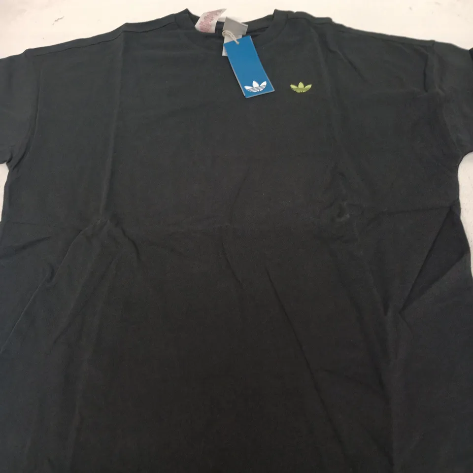 ADIDAS ORIGINALS T-SHIRT – SIZE 13/14 YRS