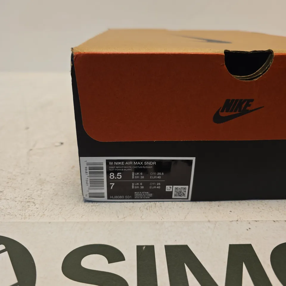 NIKE AIR MAX SNDR SHOES – UK 6 – GRADIENT DEEP NIGHT TO CACTUS FLOWER (BOXED)