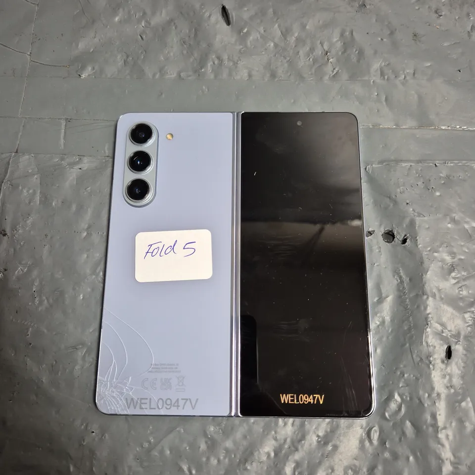 SAMSUNG FOLD 5 SMARTPHONE 