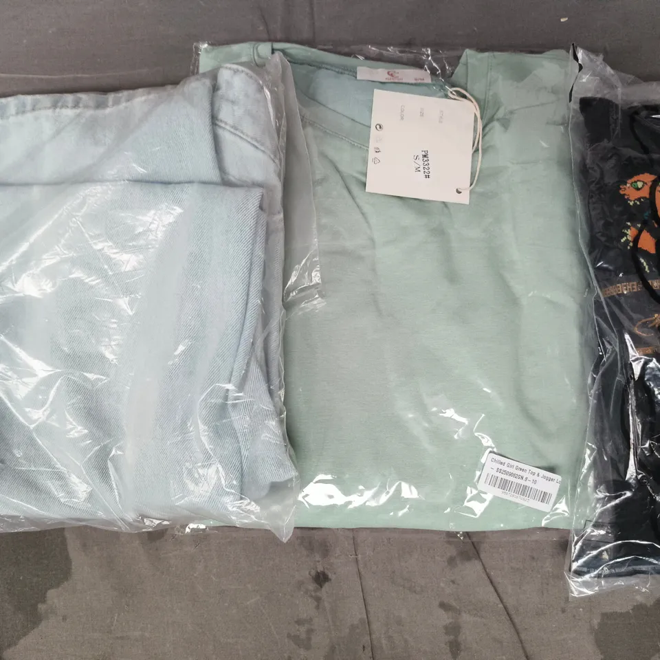 APPROXIMATELY 20 ASSORTED CLOTHING AND FASHION PRODUCTS IN VARIOUS STYLES AND SIZES - COLLECTION ONLY