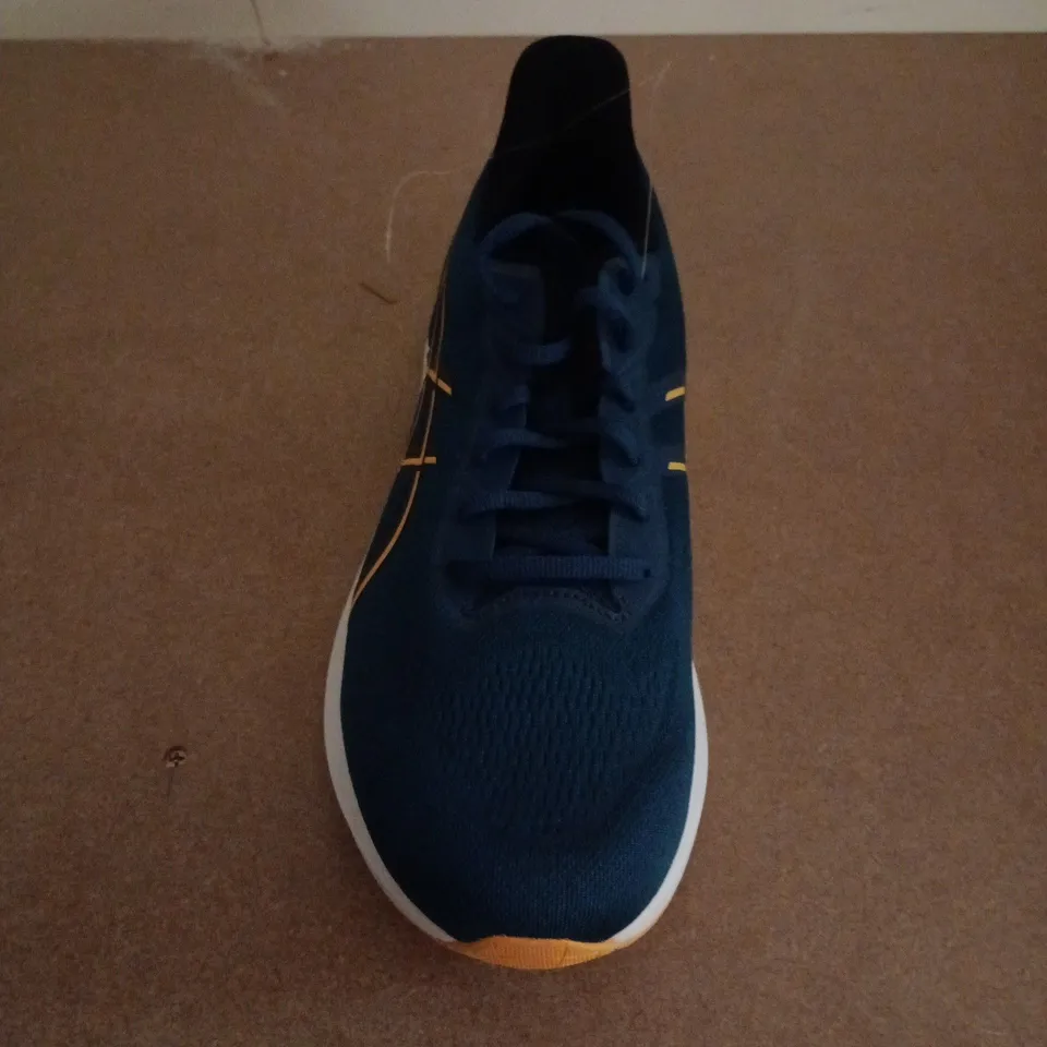 UNBOXED PAIR OF ASICS GEL ROADMILES 3 TRAINERS IN NAVY - UK 10