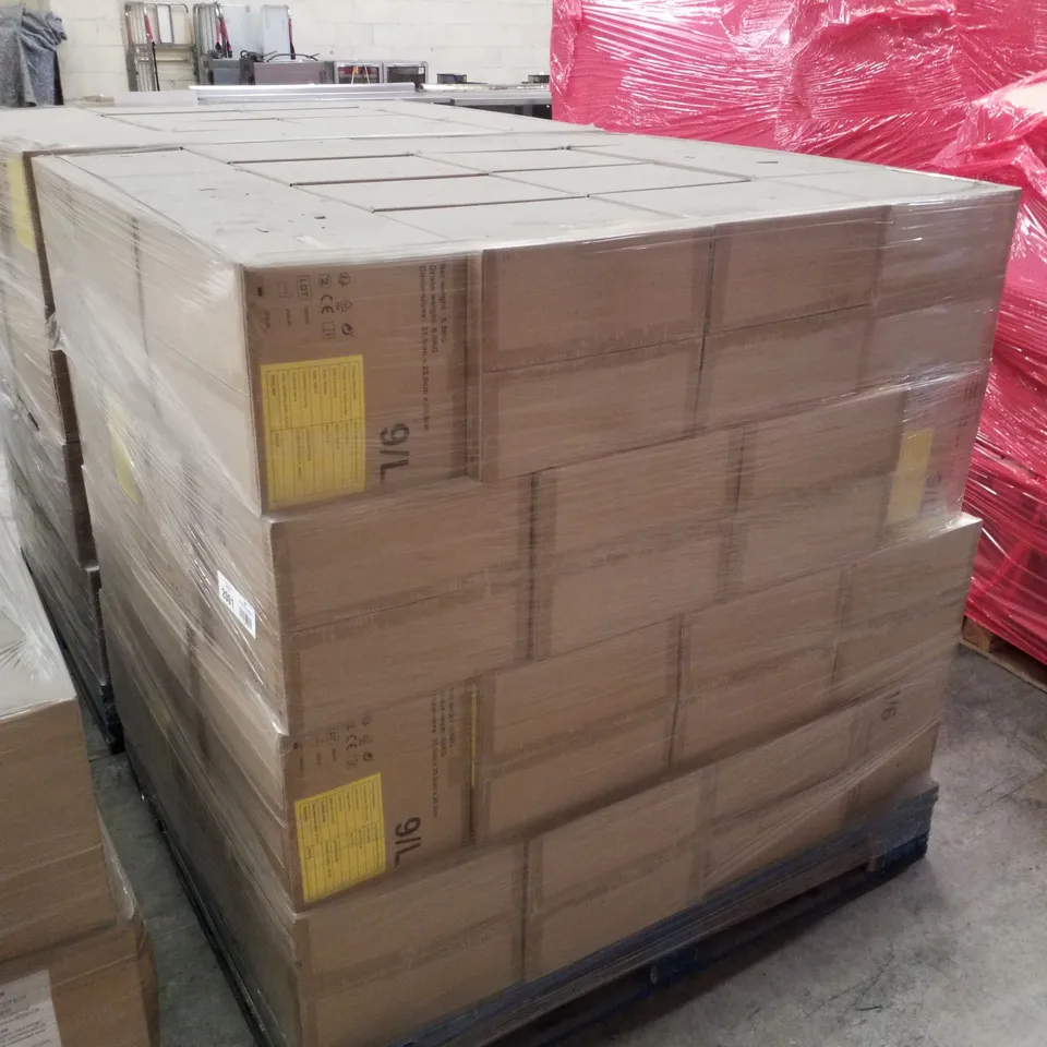 PALLET CONTAINING APPROXIMATELY 600 INTCO VINYL GLOVES 100PK LARGE