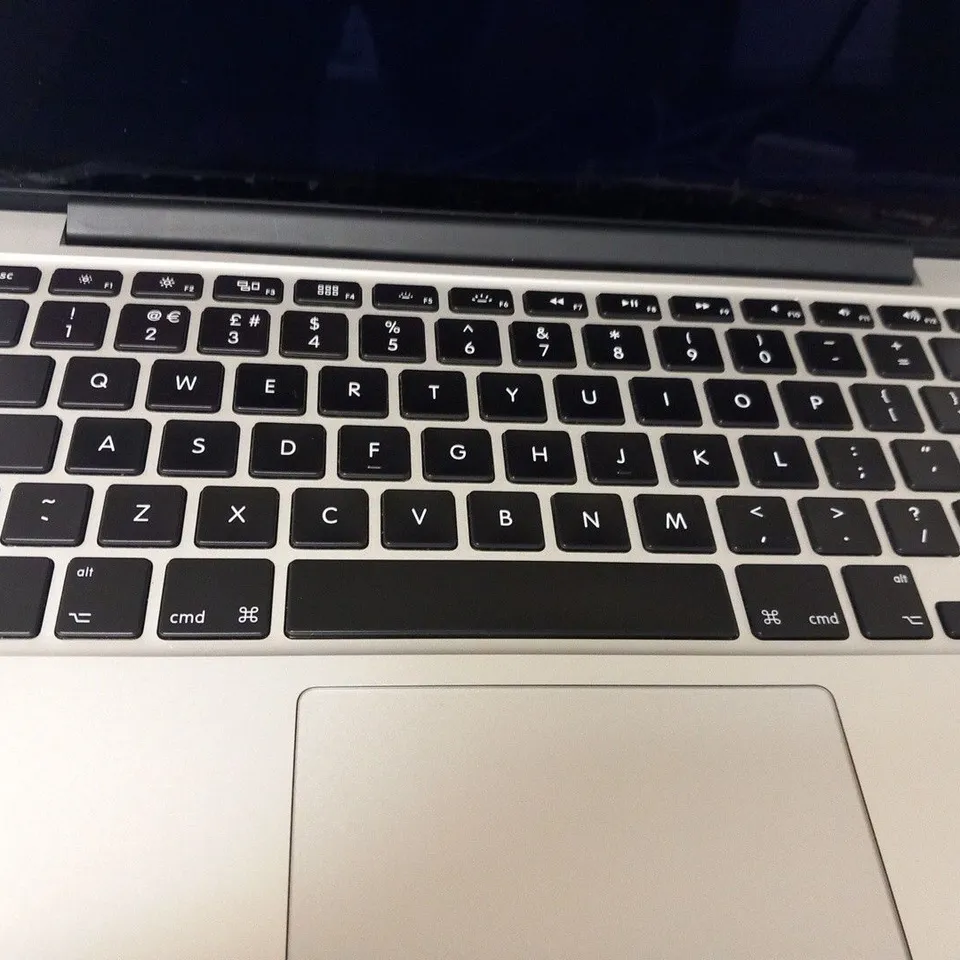 APPLE MACBOOK PRO (A1502 EARLY 2015)