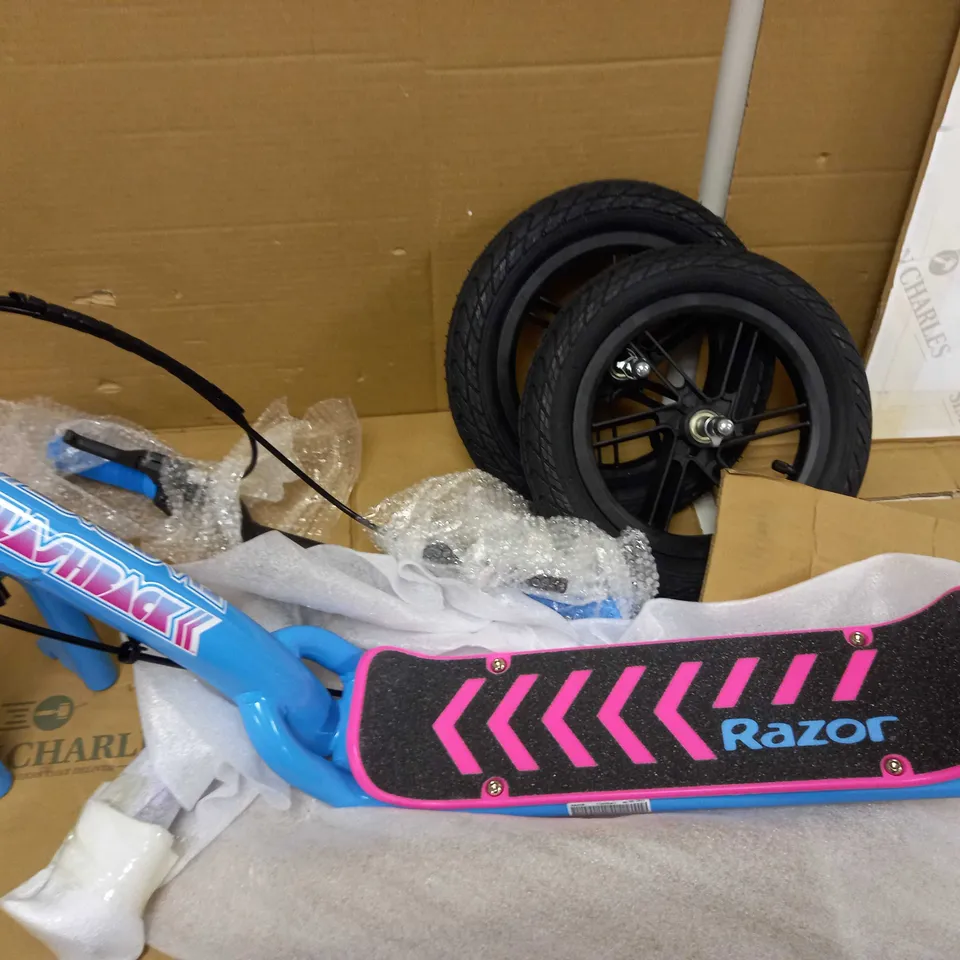 RAZOR FLASHBACK SCOOTER - BLUE RRP £179.99