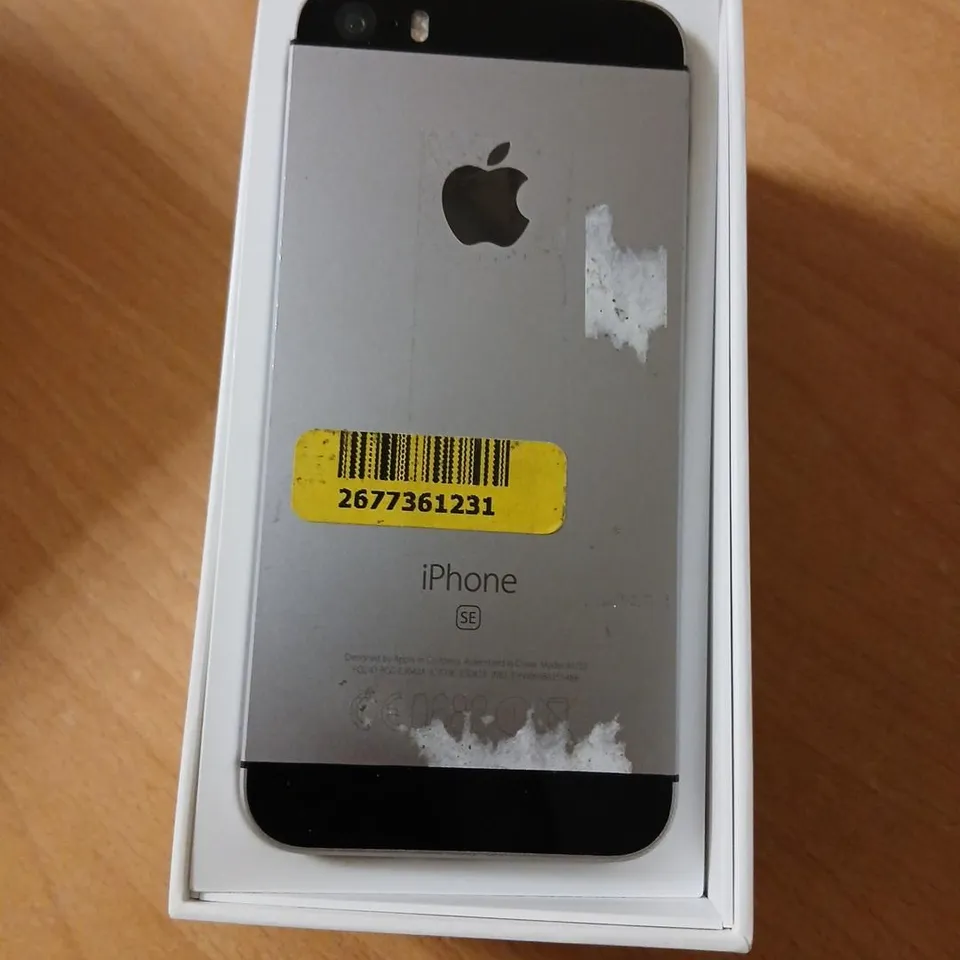 APPLE IPHONE SE 16GB – SILVER – BOXED