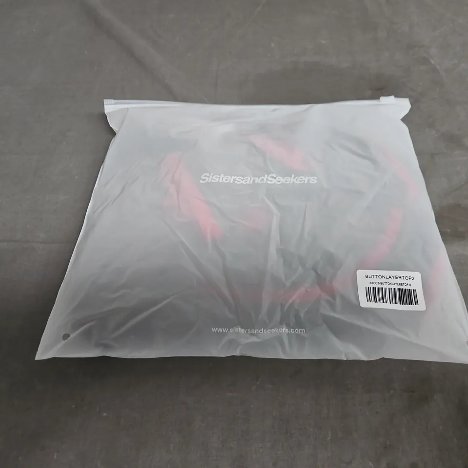 SISTERS AND SEEKERS BUTTON LAYER TOP – SIZE SMALL