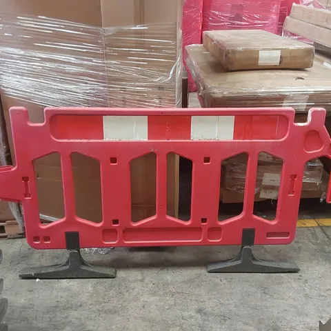 PLASTIC CROWD BARRIER