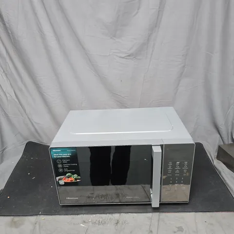 HISENSE MICROWAVE OVEN – SILVER, COUNTERTOP UNIT