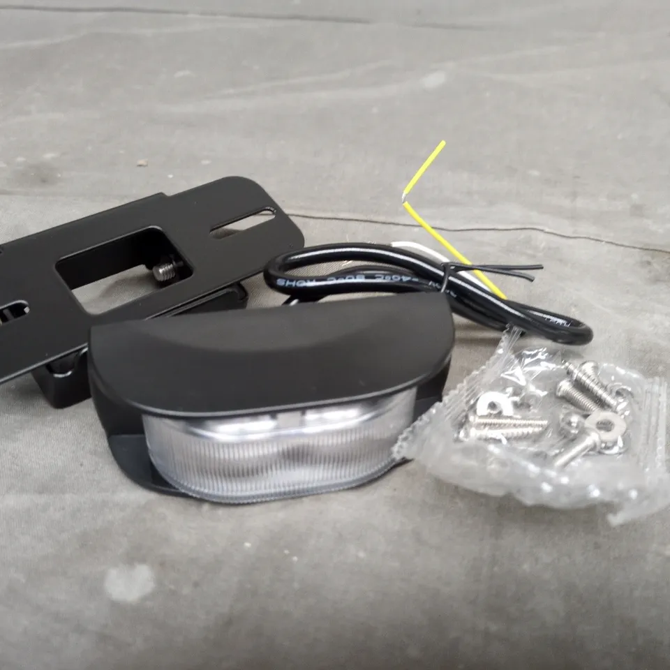 APPROXIMATELY 40  VENTA WS1650 CORNER LIGHTHEADS 