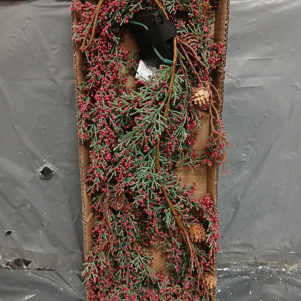 BOXED CHRISTMAS PRE-LIT BROOKLYN RED BERRY GARLAND 6FT