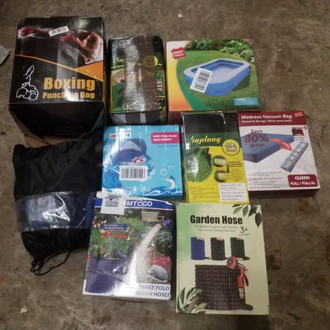 PALLET CONTAINING ASSORTED GARDEN HOSES AND INFLATABLES