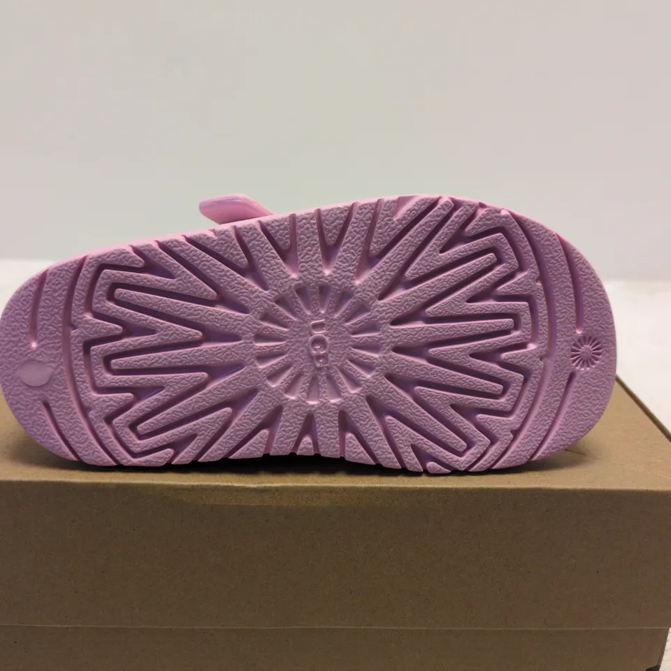 BOXED PAIR OF UGG GOLDENGLOW TODDLER SANDALS – PINK (UK 9)