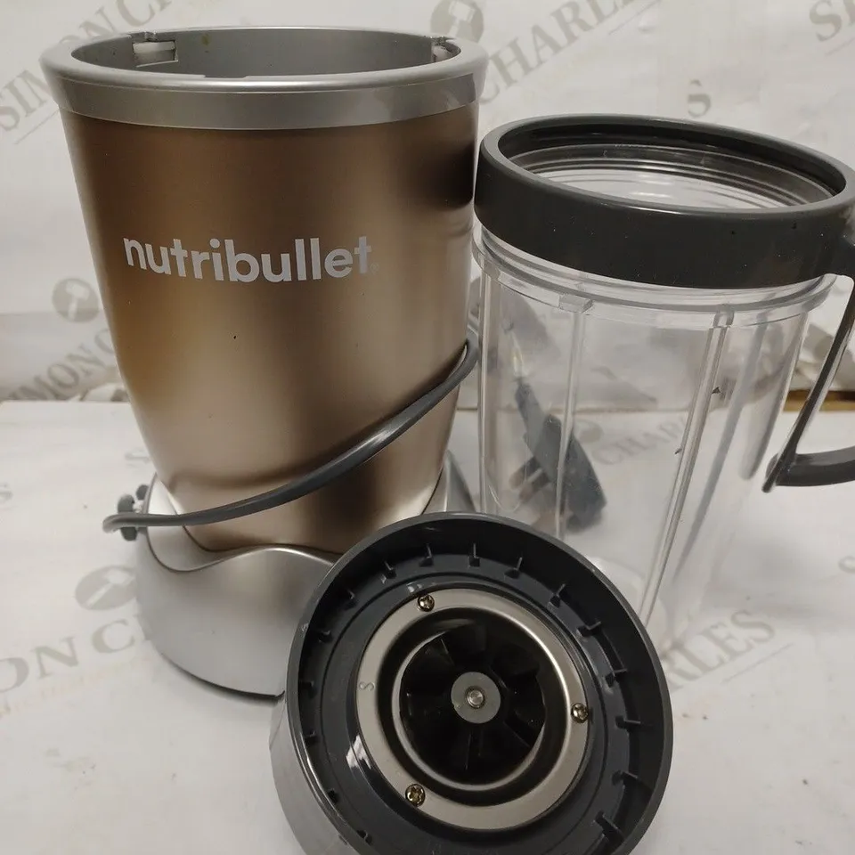 NUTRIBULLET 900W BLENDER CHAMPAGNE MULTI-FUNCTION SMOOTHIE MAKER